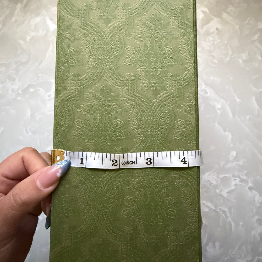 Gucci Olive Green Patterned Gift Box with Black Logo - Picture 8 of 8